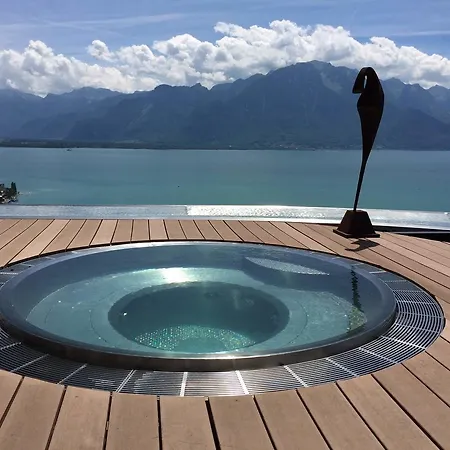 Deck * Montreux